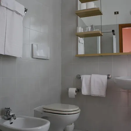 Vapore Szálloda Torno